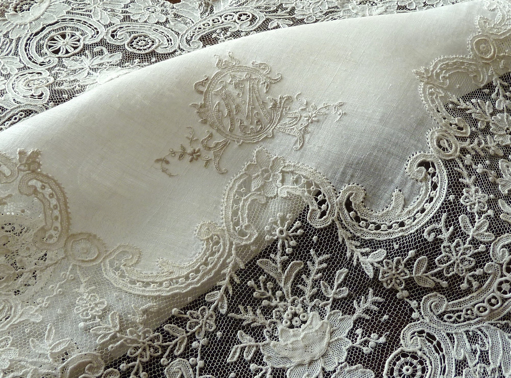 Mariage hankies